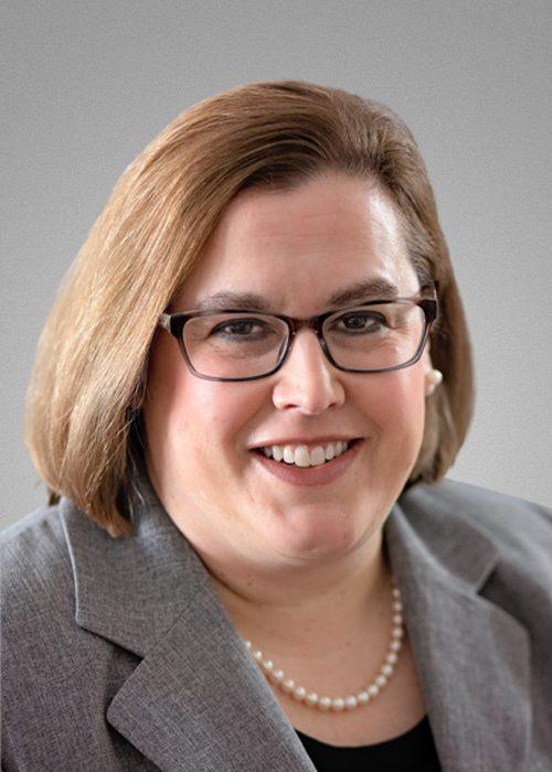 Courtney MacKinnon head shot