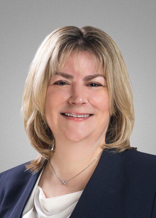 Lynn Foster head shot